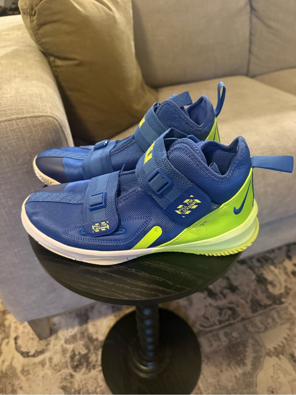 Nike LeBron Soldier XII GS Blue Volt Size 6.5 Youth Basketball Shoes AR7585-400